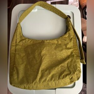 Baggu Nylon Shoulder Bag in Avocado